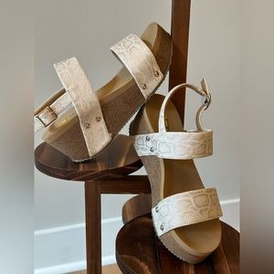 Wedge sandals